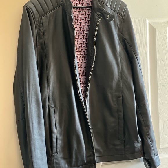 TED BAKER MEN’S REG. FIT BLACK LEATHER JACKET- SIZE 4- NEW - Picture 2 of 9